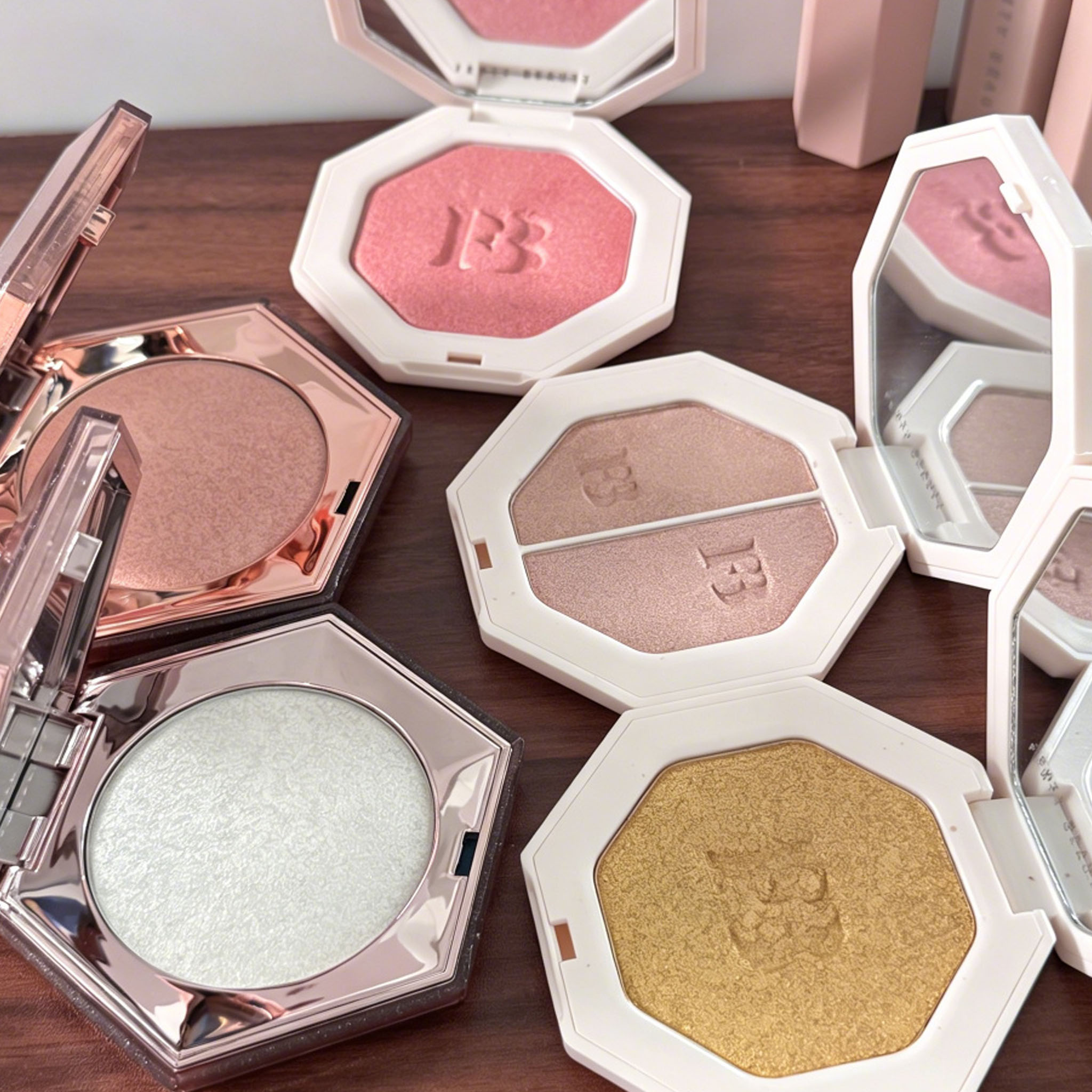 Bestseller Fenty Beauty Make-u - Fenty Beauty Makeup Highlighter recensie en prijs